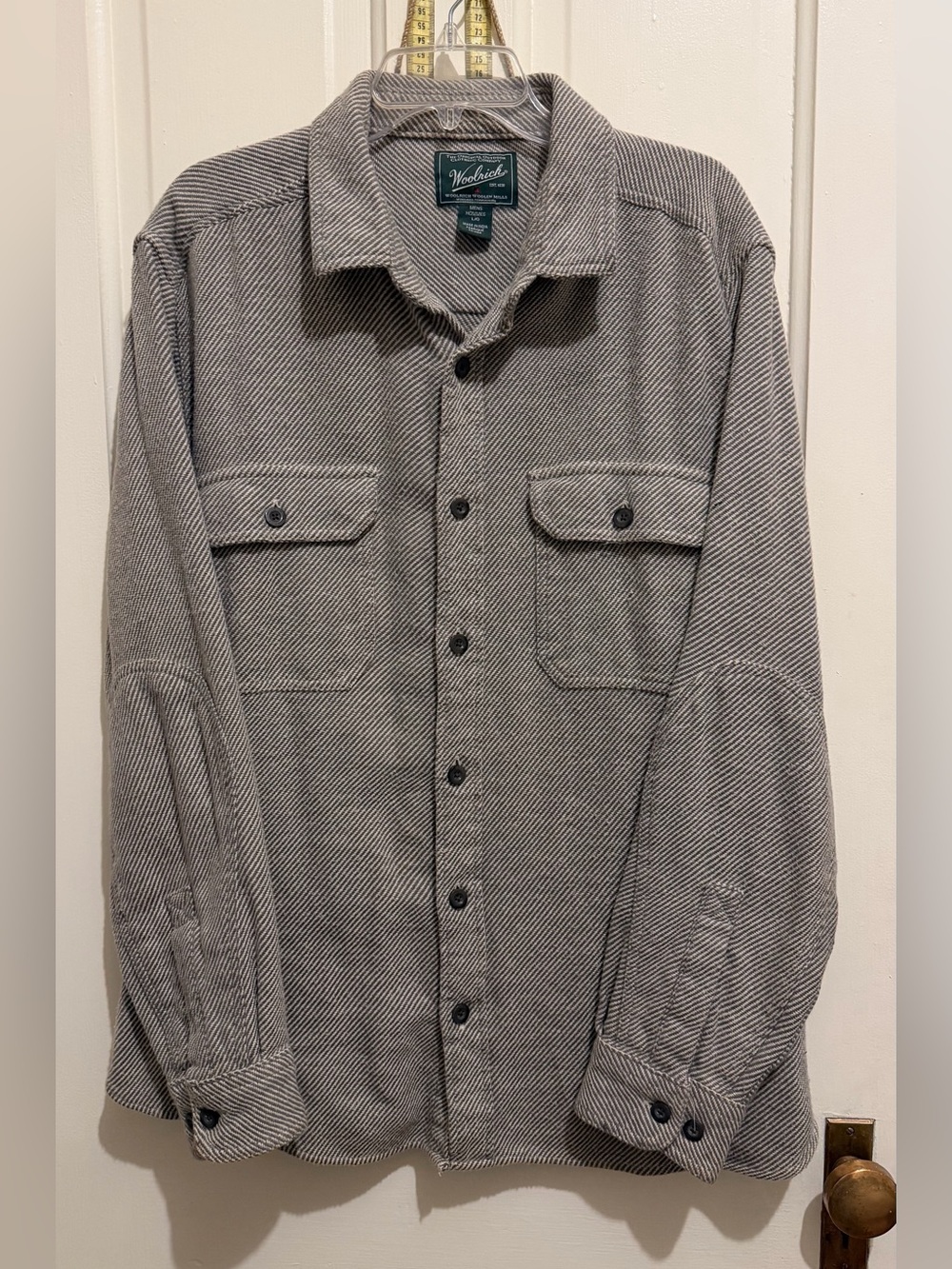 Woolrich Woolen Mills Men’s Large Gray Twill Button Up Workwear Shirt